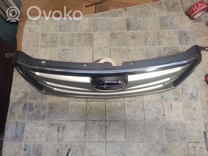 Subaru Outback Grille calandre supérieure de pare-chocs avant 91121AJ020