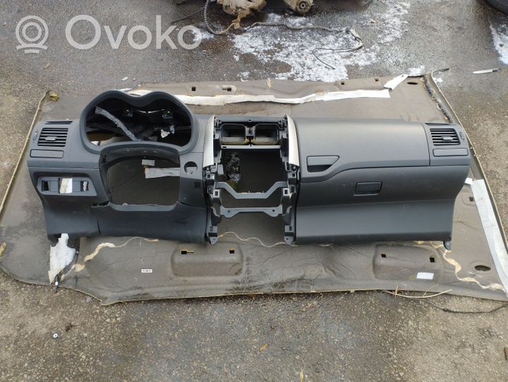 Toyota Auris 150 Deska rozdzielcza 5530202070