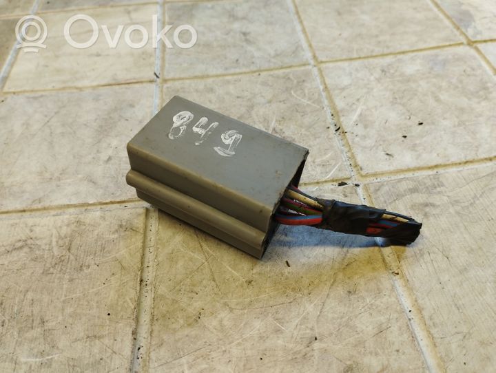 Opel Astra H Coolant fan relay 13178656
