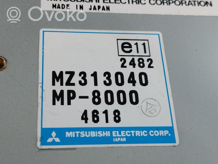 Mitsubishi Grandis Unité principale radio / CD / DVD / GPS MZ313040