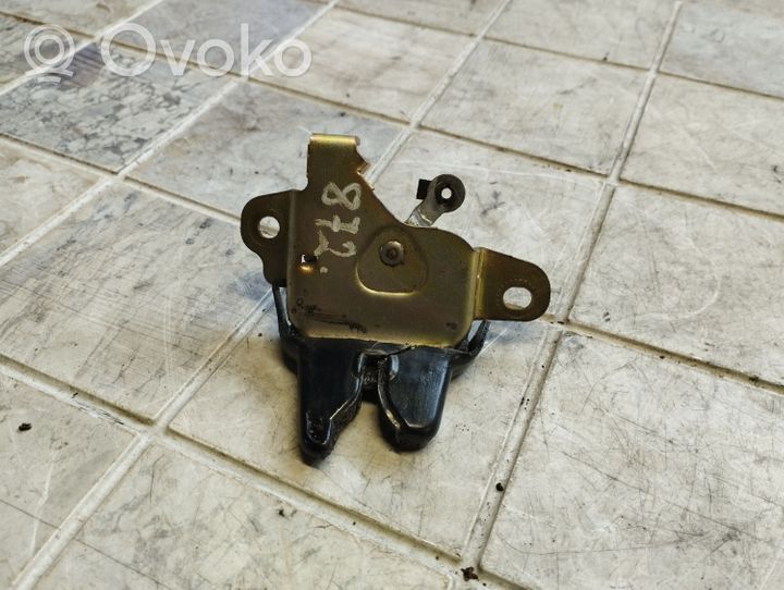 Toyota Avensis T220 Tailgate/trunk/boot lock/catch/latch 