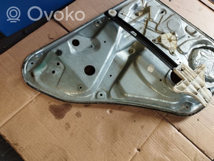 Volkswagen PASSAT B5 Rear door window regulator with motor 3B9839752AD