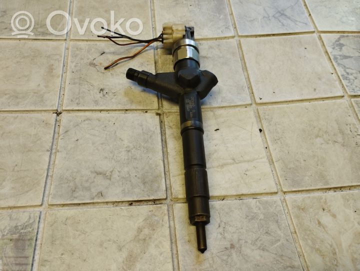 Nissan Almera N16 Injecteur de carburant AW400