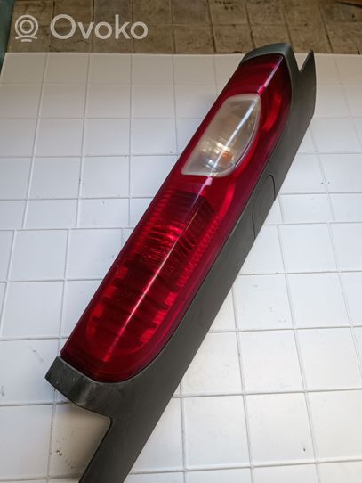 Opel Vivaro Lampa tylna 