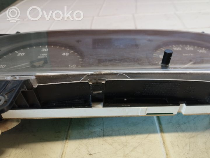 Opel Vivaro Spidometrs (instrumentu panelī) P8200283199D