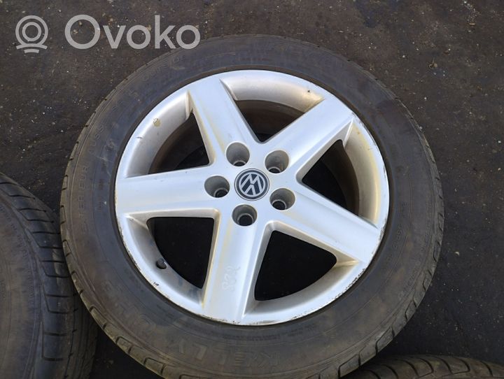 Volkswagen Tiguan Felgi aluminiowe R17 8E0601025E