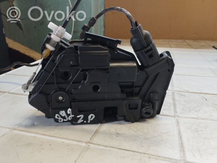 Volkswagen Tiguan Rear door lock 5N0839016A