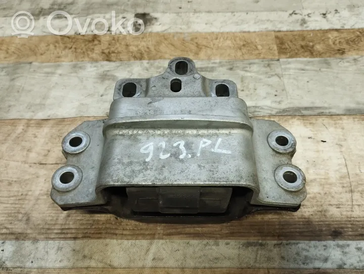 Volkswagen PASSAT B6 Gearbox mount 