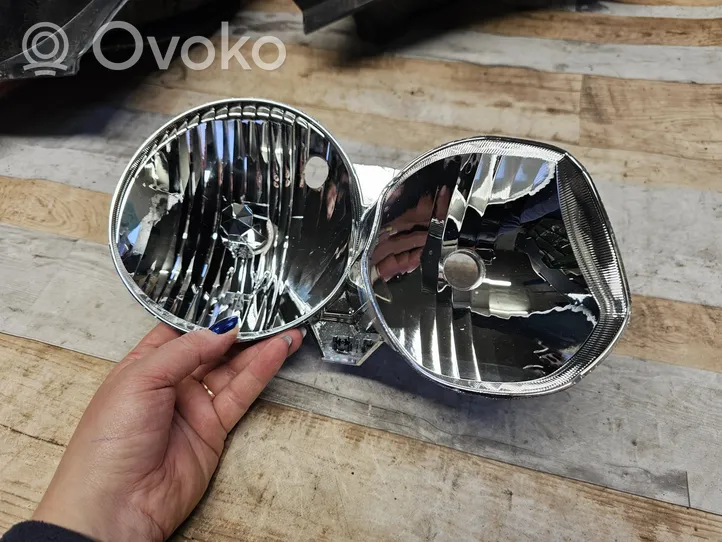 Toyota Corolla Verso AR10 Element lampy przedniej 9073780