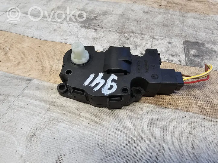 Audi A5 8T 8F Stellmotor Heizung Klima K9749005