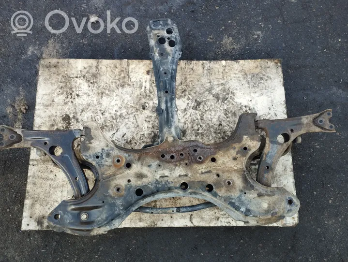 Toyota Corolla Verso AR10 Etuapurunko 