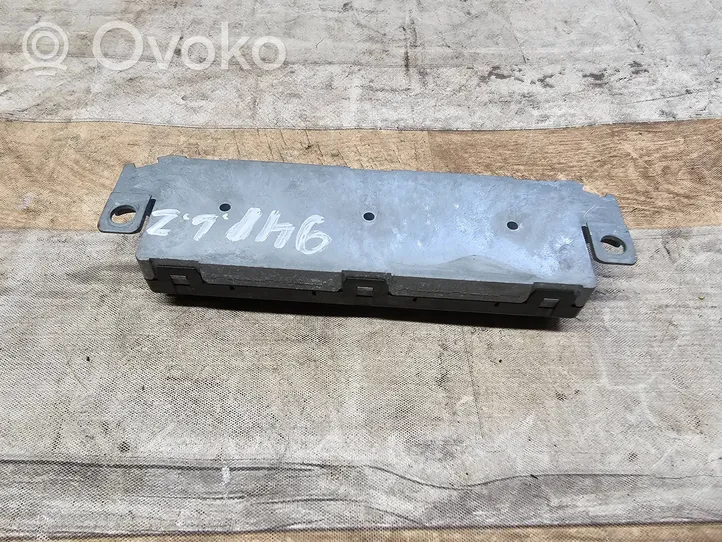 Audi A5 8T 8F Antenos valdymo blokas 8T0035225