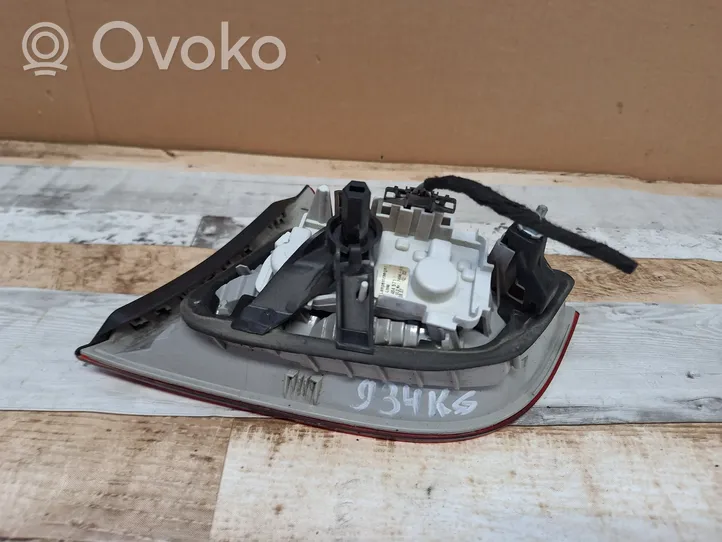 Audi A4 S4 B7 8E 8H Takaluukun takavalot 8E9945093