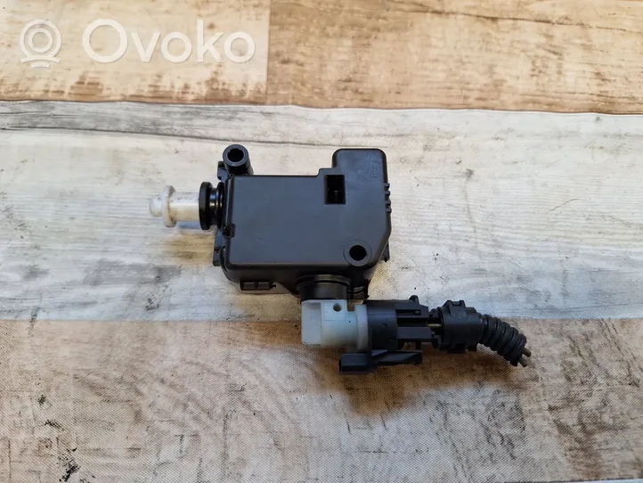 Opel Insignia A Motorino del tappo del serbatoio del carburante 13501151