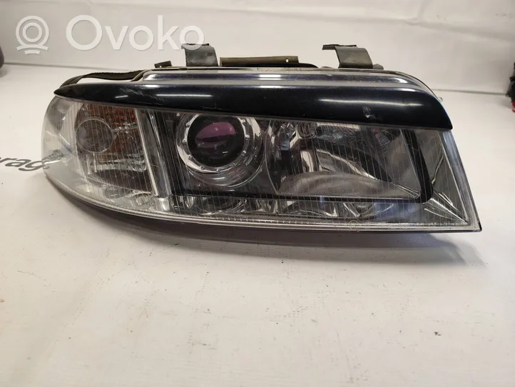 Audi A4 S4 B5 8D Lampa przednia 8D0941004AK