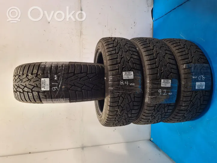 Chrysler Voyager R17 winter tire 