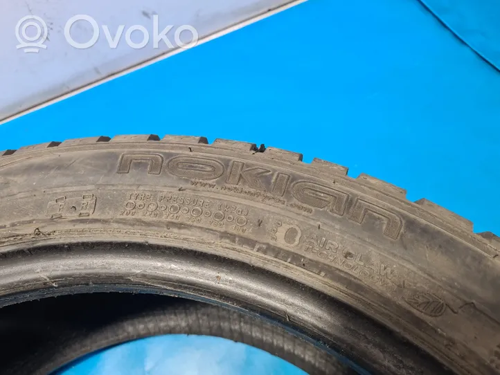 Chrysler Voyager R17 winter tire 