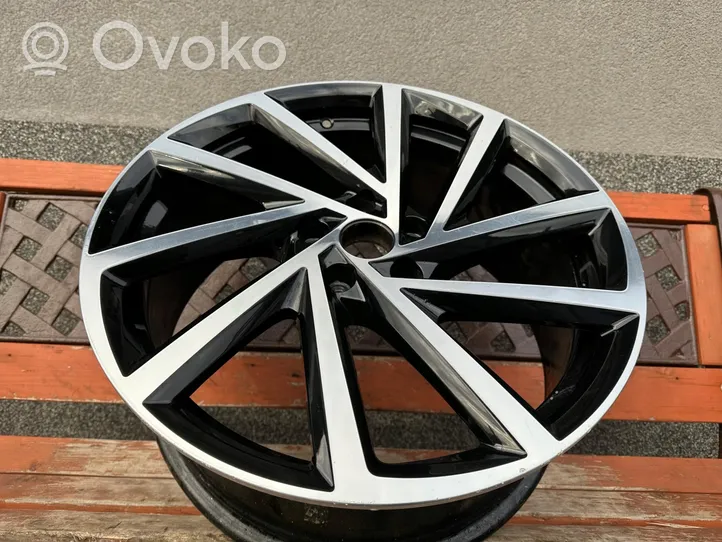 Volkswagen Golf VII R19 alloy rim 