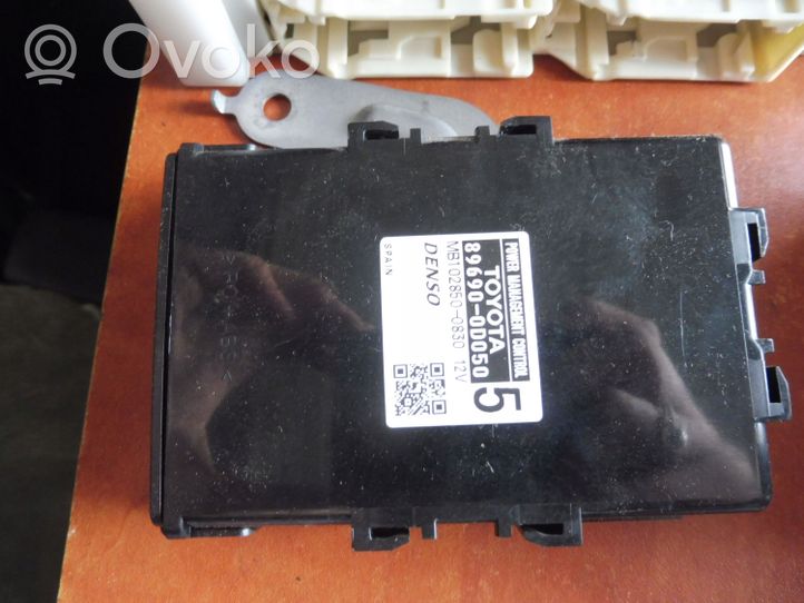 Toyota Yaris Kit centralina motore ECU e serratura 896610DF10