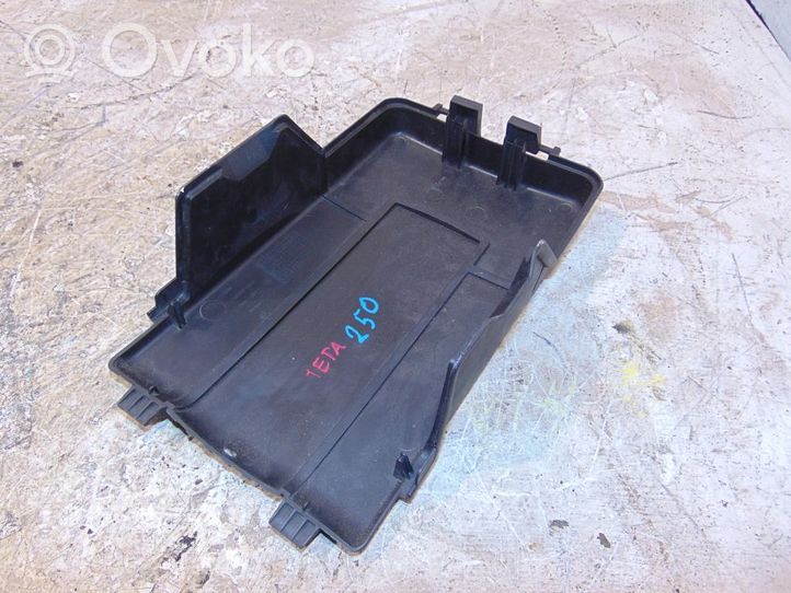 Volkswagen Jetta V Battery box tray cover/lid 1K0915443A