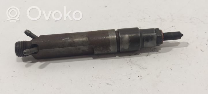 Volkswagen Caddy Fuel injector 028130202R