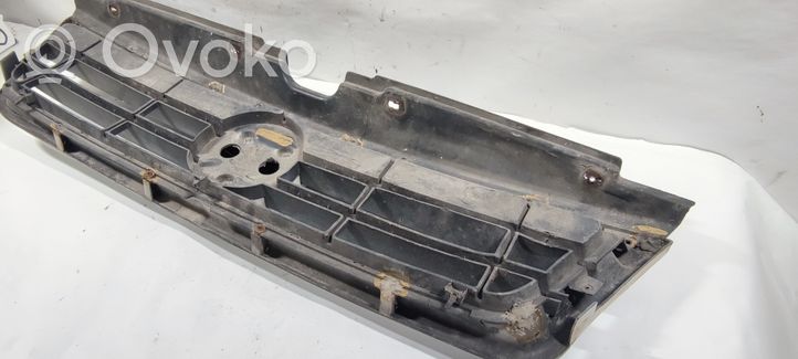 Fiat Ducato Maskownica / Grill / Atrapa górna chłodnicy 735324820