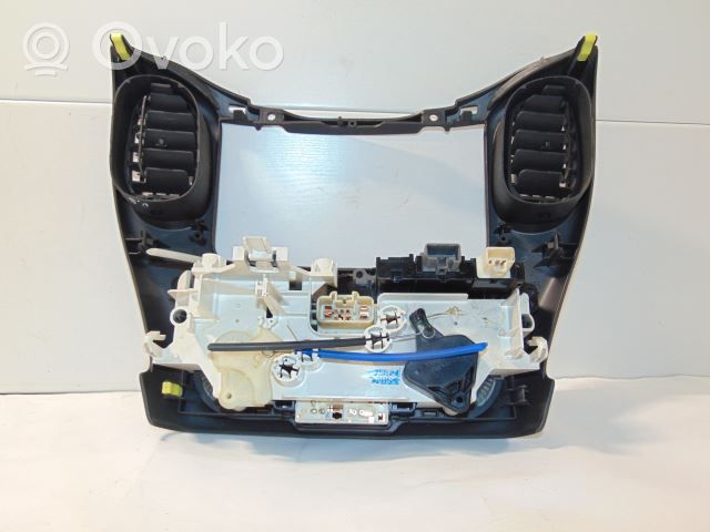 Toyota Yaris Verso Panel klimatyzacji 8401052440