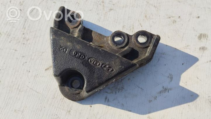 KIA Optima Supporto di montaggio del motore (usato) 21825C1000