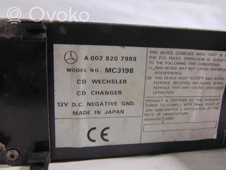 Mercedes-Benz C W202 CD/DVD-vaihdin A0028205889