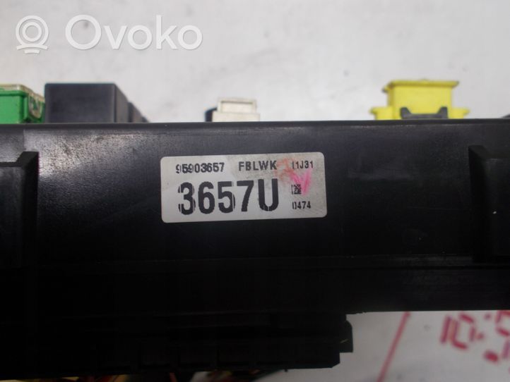 Chevrolet Captiva Module de fusibles 95903657