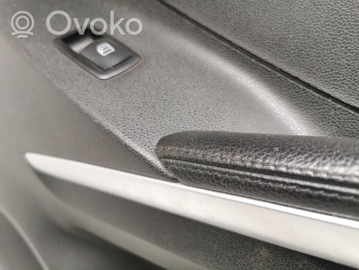 Mercedes-Benz ML W164 Apmušimas slankiojančių durų (obšifke) 