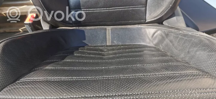 Volkswagen PASSAT CC Fotele / Kanapa / Boczki / Komplet 