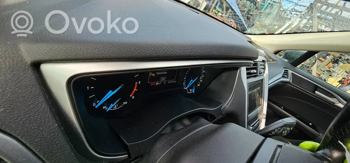 Ford Mondeo MK V Finestrino/vetro triangolo anteriore 