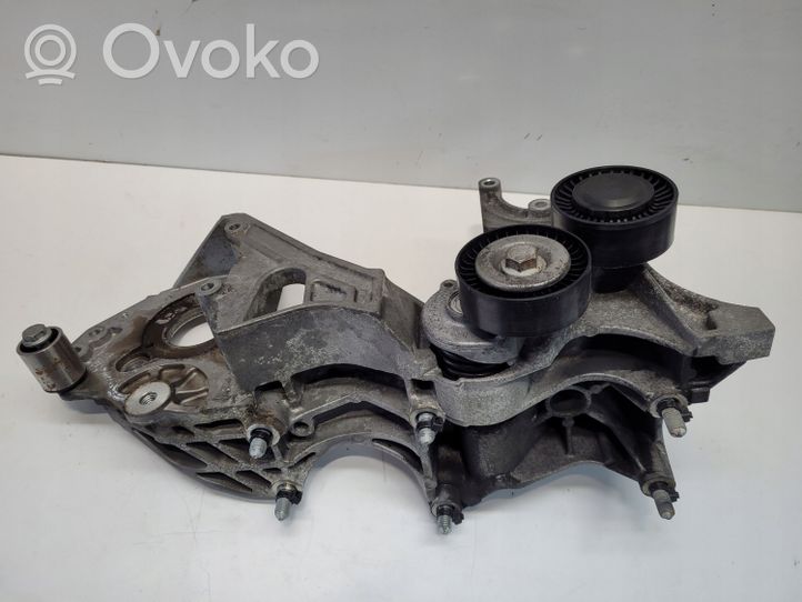 Audi A5 8T 8F Support de générateur / alternateur 03L903139H