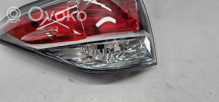 Lexus RX 450H Luz trasera/de freno 