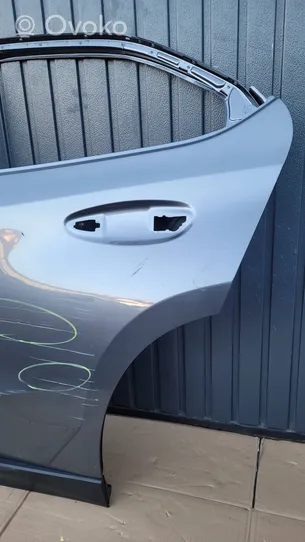 Lexus UX Galinės durys 