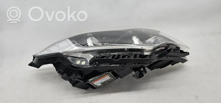 KIA Optima Lampa przednia 92102D4070