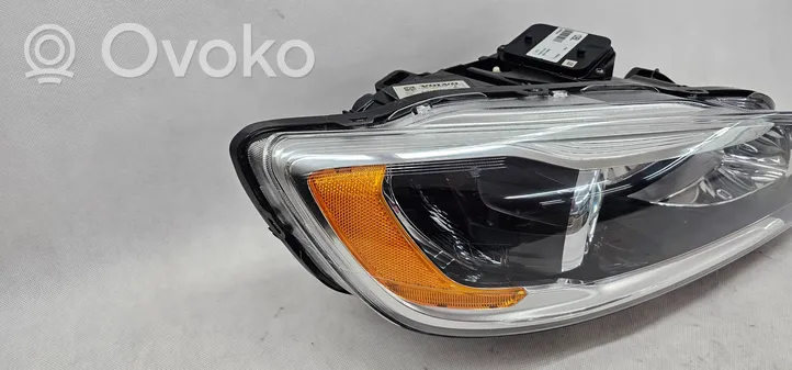 Volvo S60 Lampa przednia 31420278