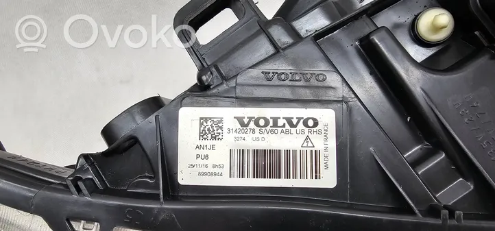 Volvo S60 Lampa przednia 31420278