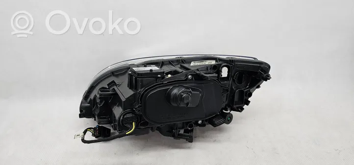 Volvo S60 Lampa przednia 31420278