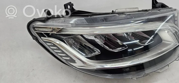 Mercedes-Benz Sprinter W907 W910 Lampa przednia A9109065800