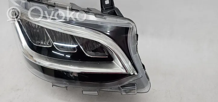 Mercedes-Benz Sprinter W907 W910 Headlight/headlamp A9109065800