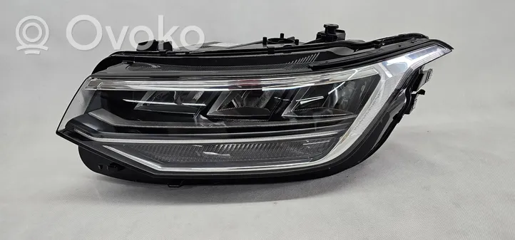 Volkswagen Tiguan Lampa przednia 5NB941035G