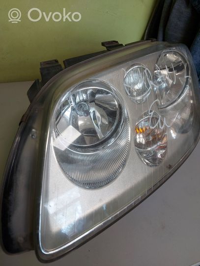 Volkswagen Touran I Lampa przednia 13052392321TO941005F