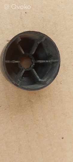 Volkswagen PASSAT B6 Wheel nut cap/cover 3C0601173