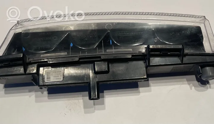 Mercedes-Benz B W246 W242 LED-päiväajovalo A2049069200