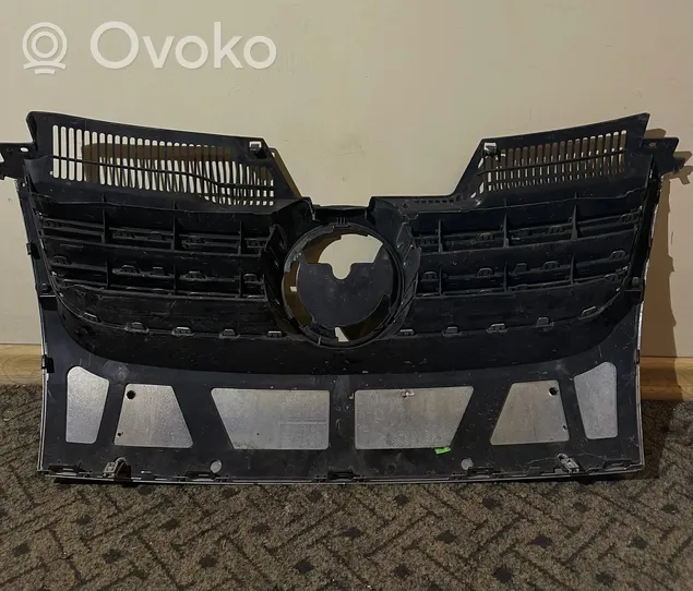 Volkswagen Golf V Maskownica / Grill / Atrapa górna chłodnicy 1K5853651