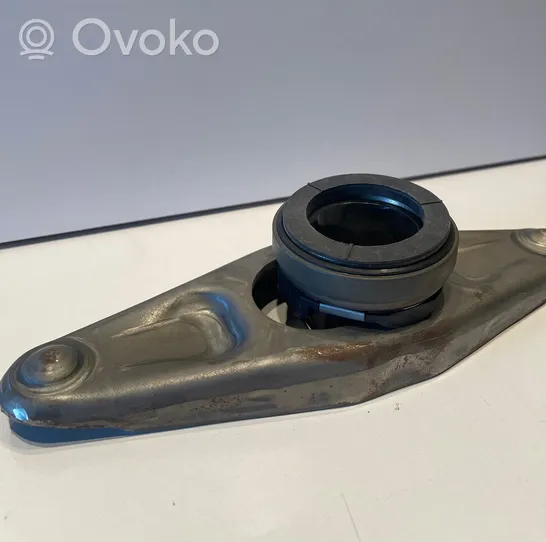 BMW 3 E90 E91 Forcella del braccio di rilascio della frizione 414016910