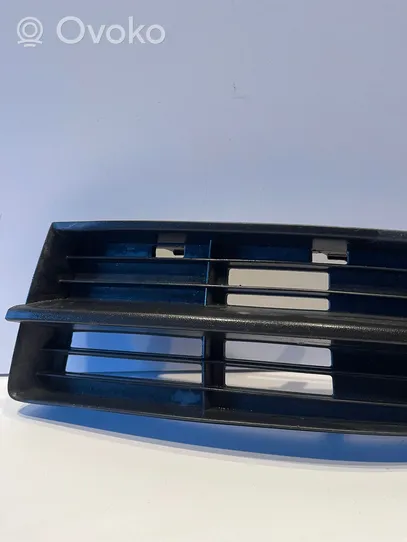 Volkswagen Caddy Grille inférieure de pare-chocs avant 1T0853665