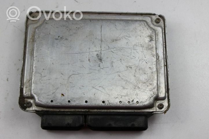 Volkswagen Golf IV Sterownik / Moduł ECU 06A906032GG